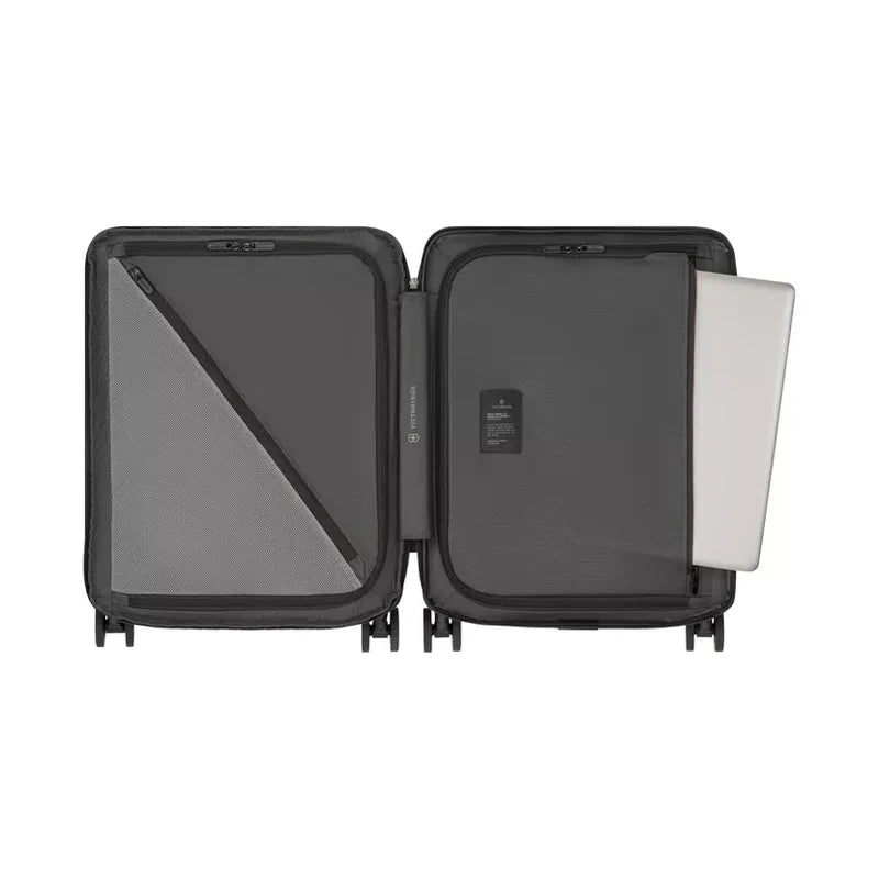 Victorinox Airox Advanced Global Carry On | Black